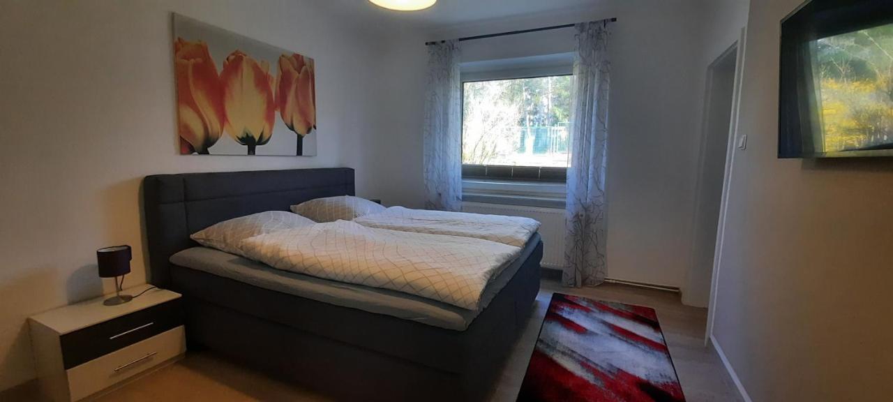 Ferienhaus Im Gruenen/Monteurzimmer Oranienburg Eksteriør billede